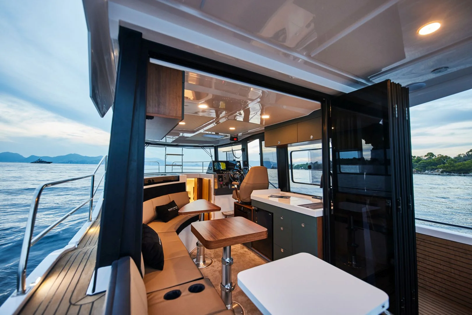 Internet_Northman_Traweler_1050_Cannes_111 (1)